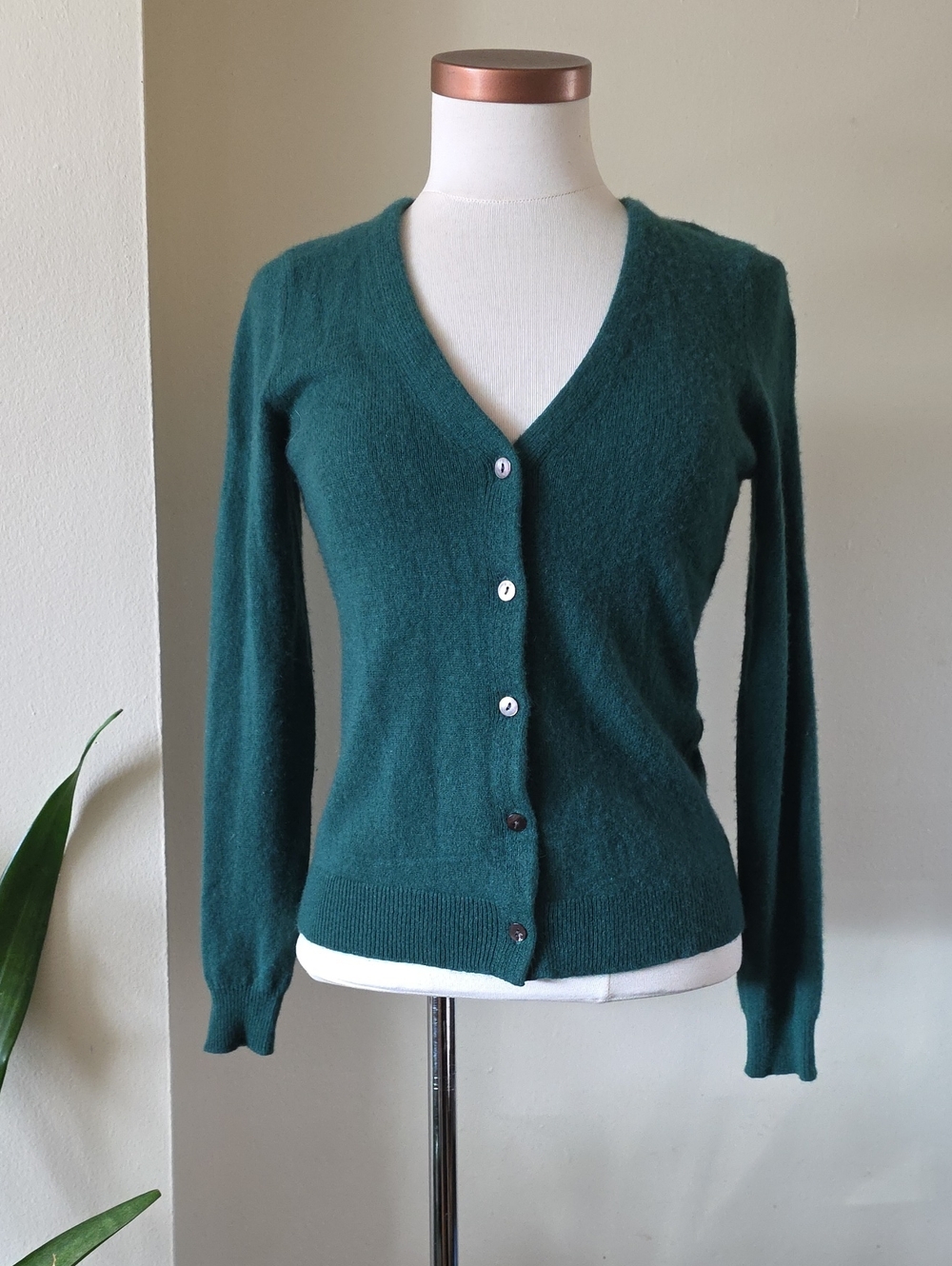 InCASHMERE V Neck Cashmere Button Front Knit Cardigan - Teal Green M